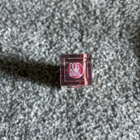 MAYBELLINE 005 petal lip gloss with hyaluronic acid plumping gloss - Picture 3 of 3